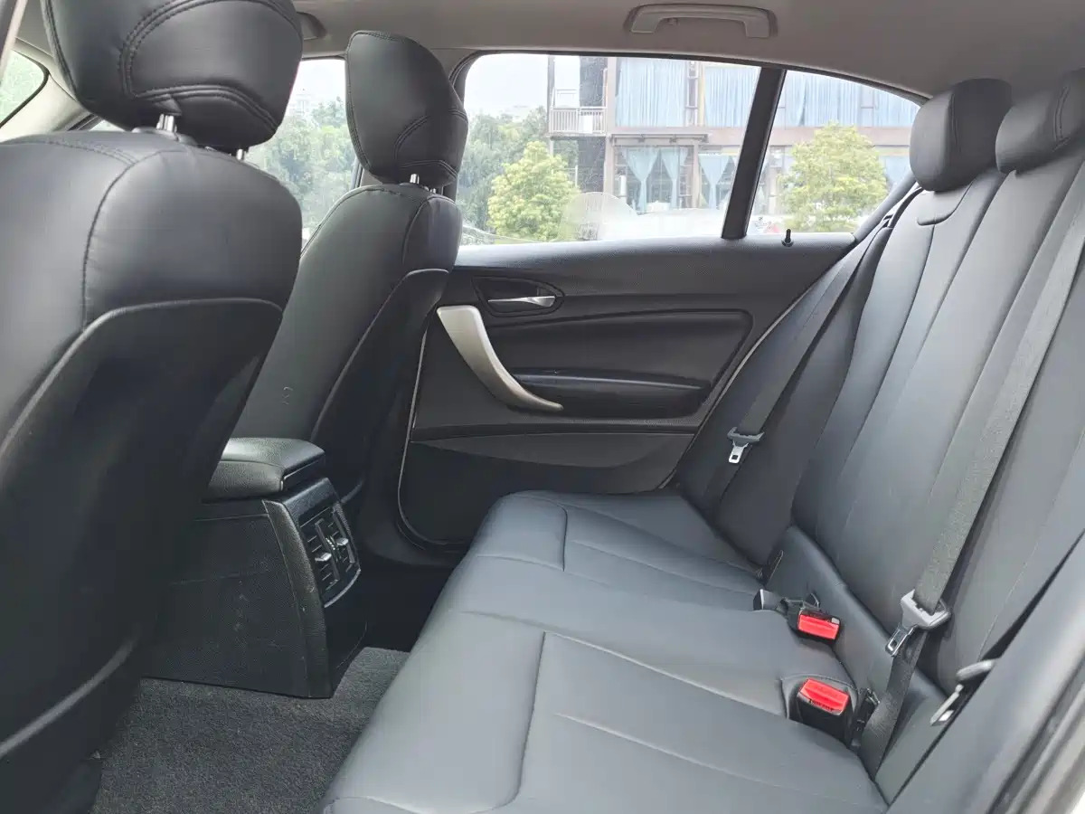 BMW 1 Series (Import) 2013 Facelift 118i Leading Model фото 6