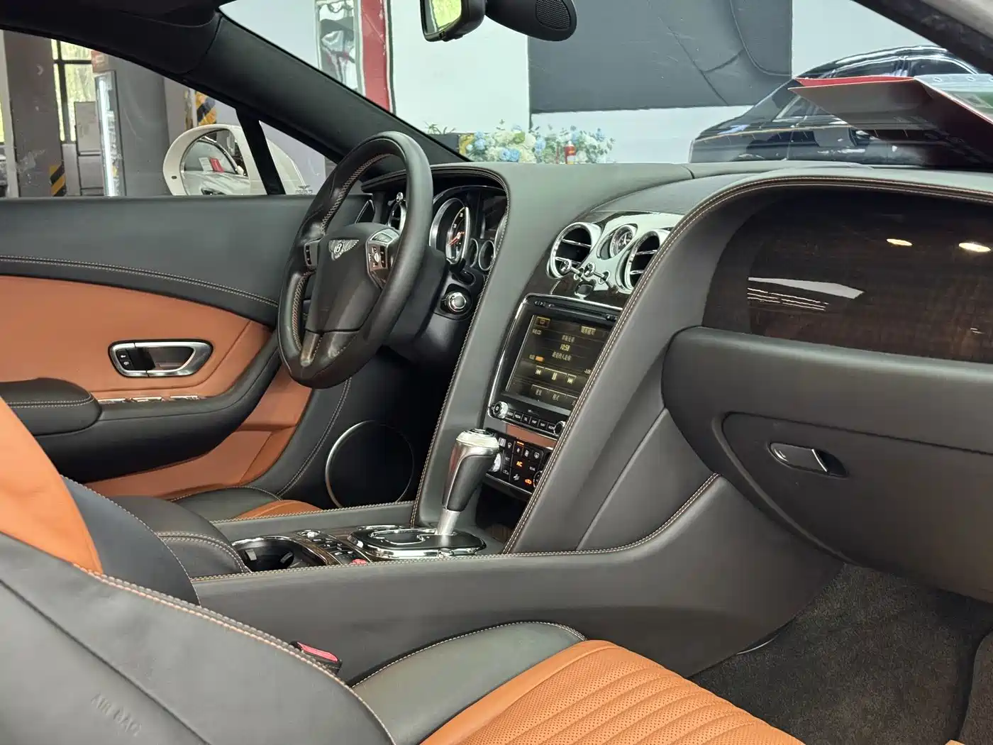Фото 9 - Bentley Continental