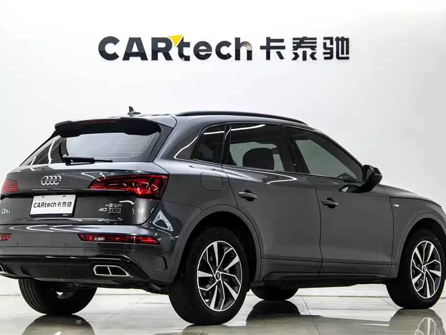 Audi Q5L 2023 40T Luxury Dynamic фото 5