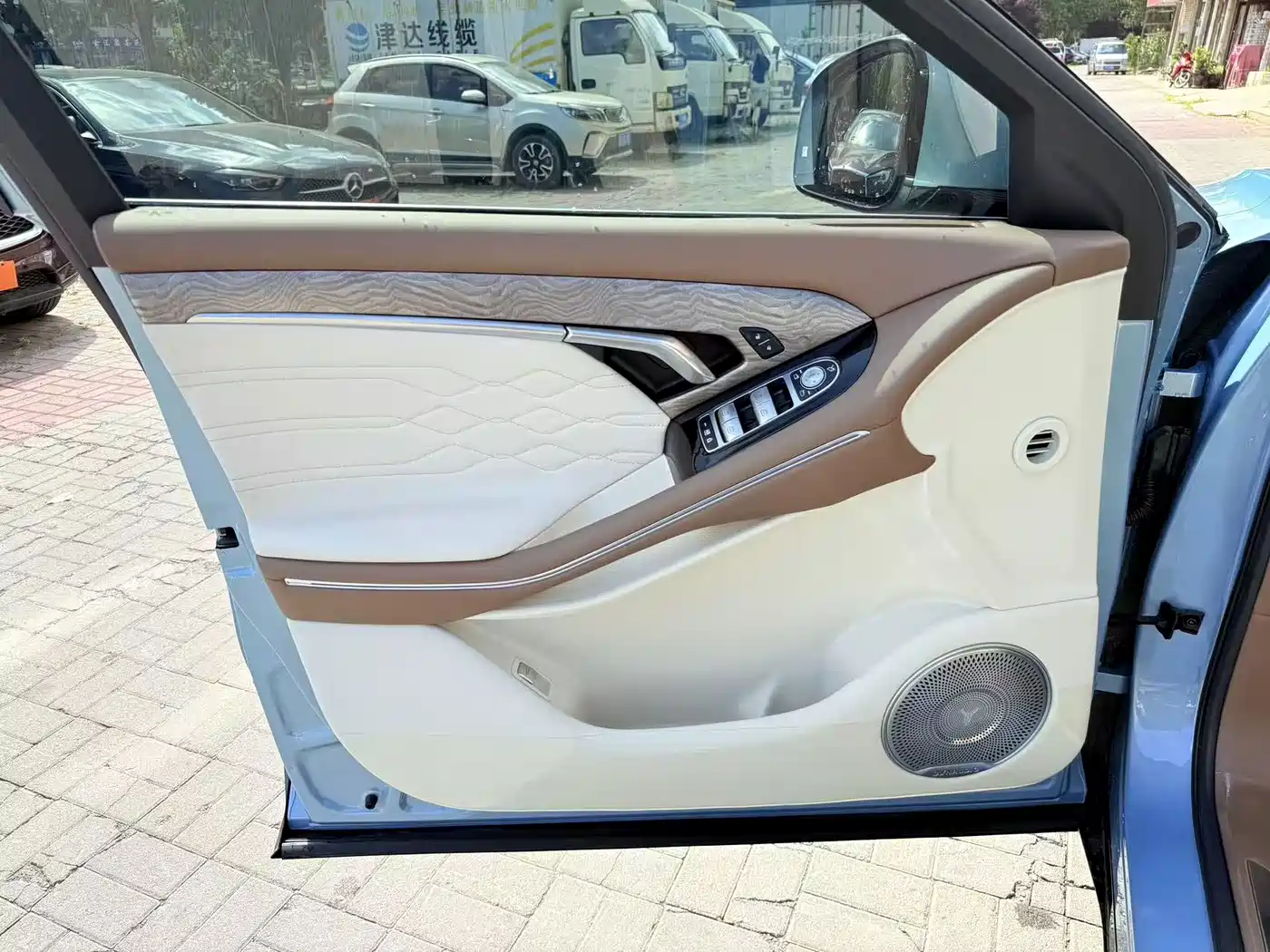 Voyah Auto VOYAH FREE 2022 2021 AWD Standard Range Extender Exclusive Luxury Package