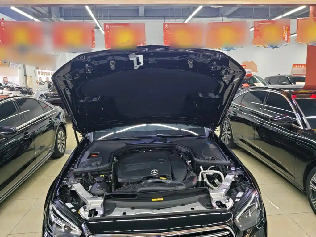 Photo 20 - Mercedes-Benz E-Class