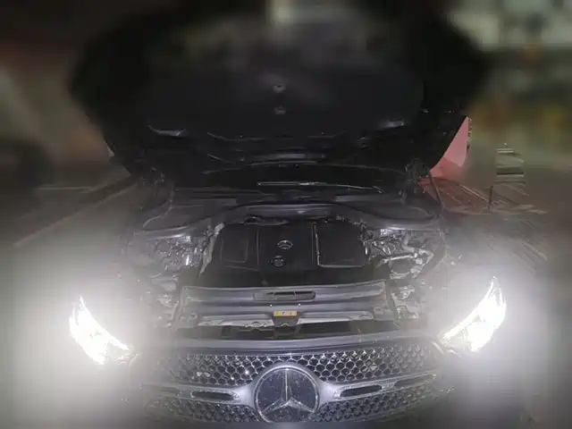 Mercedes-Benz GLC 2023 Facelift GLC 300 L 4MATIC Sport 5-Seater — фото 3