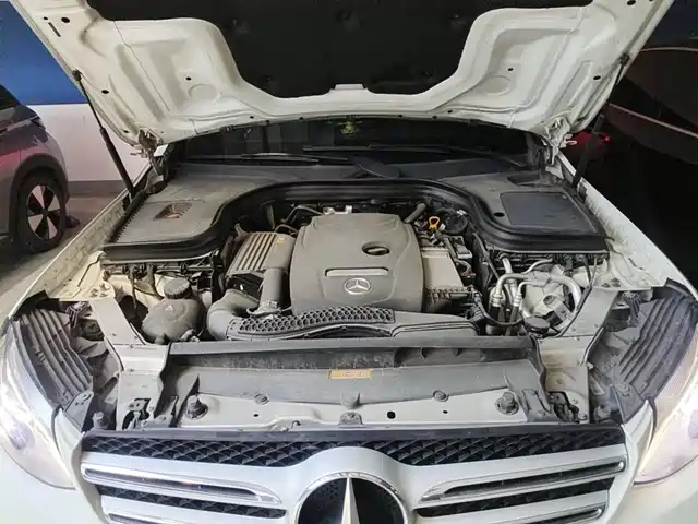 Mercedes-Benz GLC 2018 GLC 260 4MATIC Dynamic — фото 3