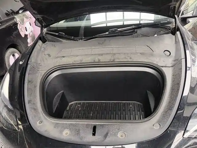 Tesla Model Y 2024 Rear-Wheel Drive Version — фото 3