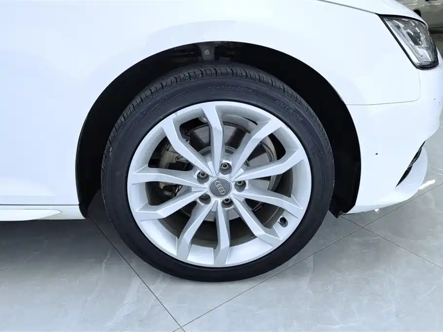 Audi A4L 2017 Plus 40 TFSI Style фото 6
