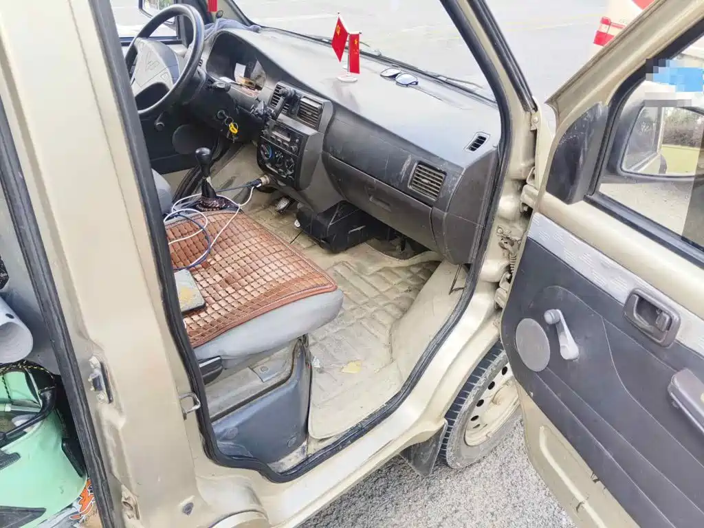 Wuling Motors Wuling Rongguang 2013 2011 1.2L Base Model