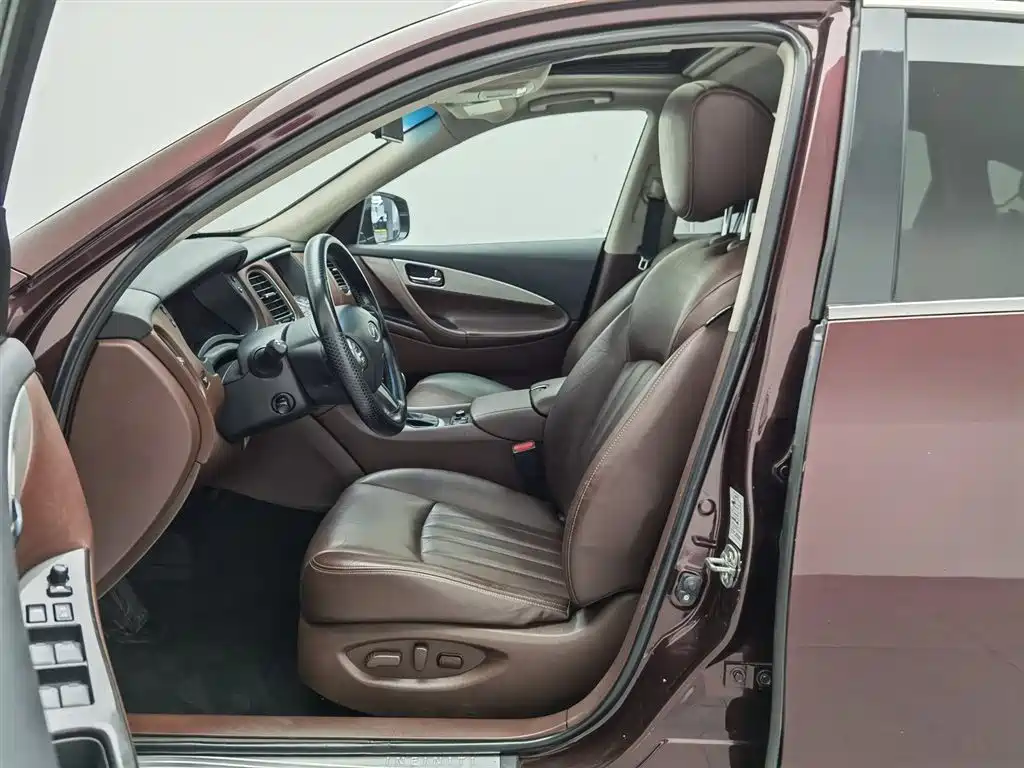 Infiniti QX50 2015 2.5L Enjoyment Edition фото 10