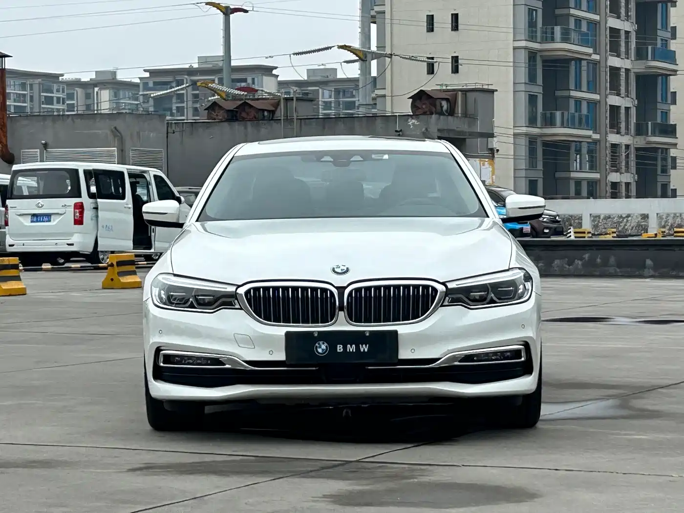 BMW 5 Series New Energy 2019 Facelift 530Le Pioneer Edition фото 2