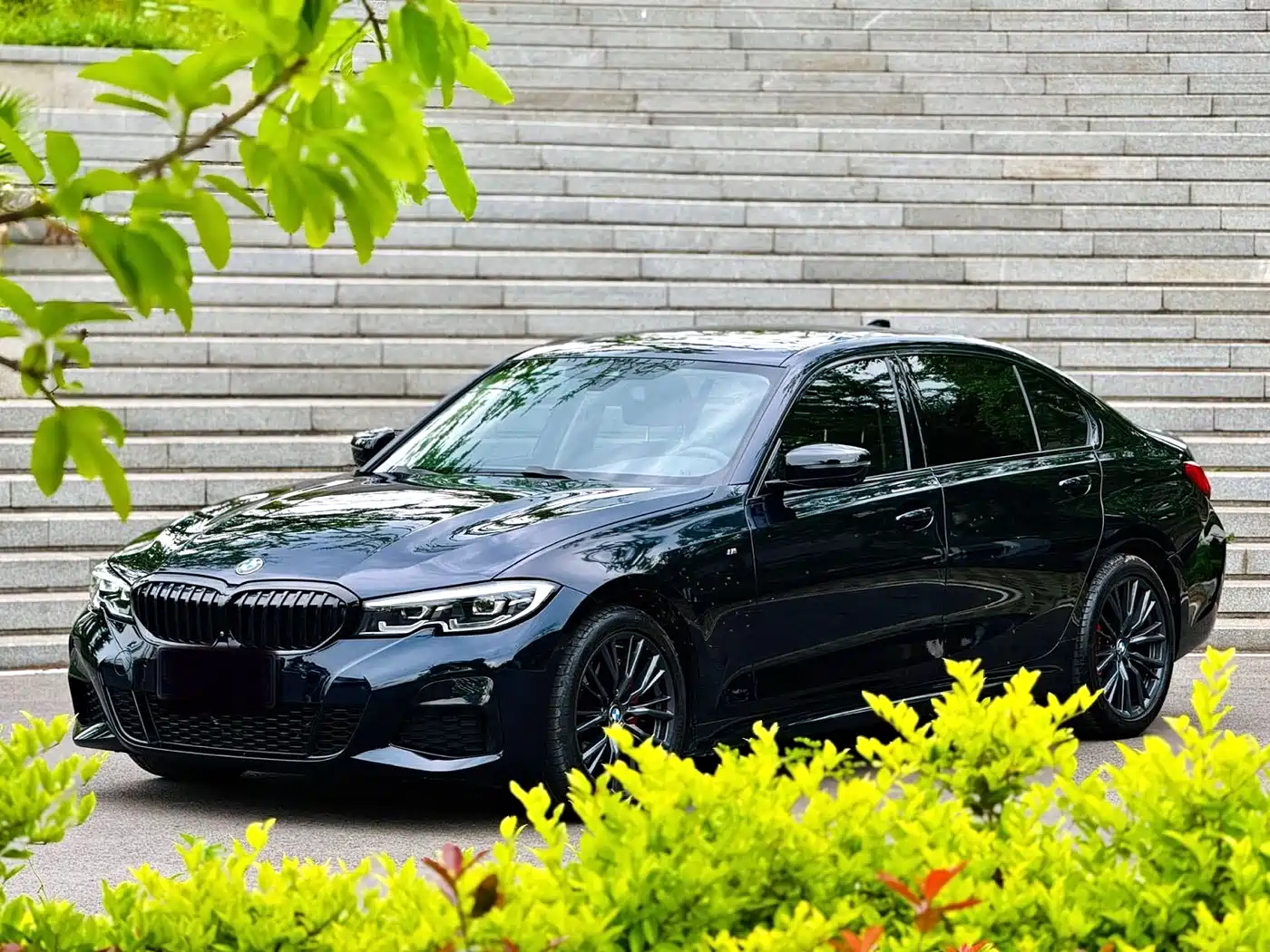 BMW 3 Series 2020 325Li M Sport Black Night Package