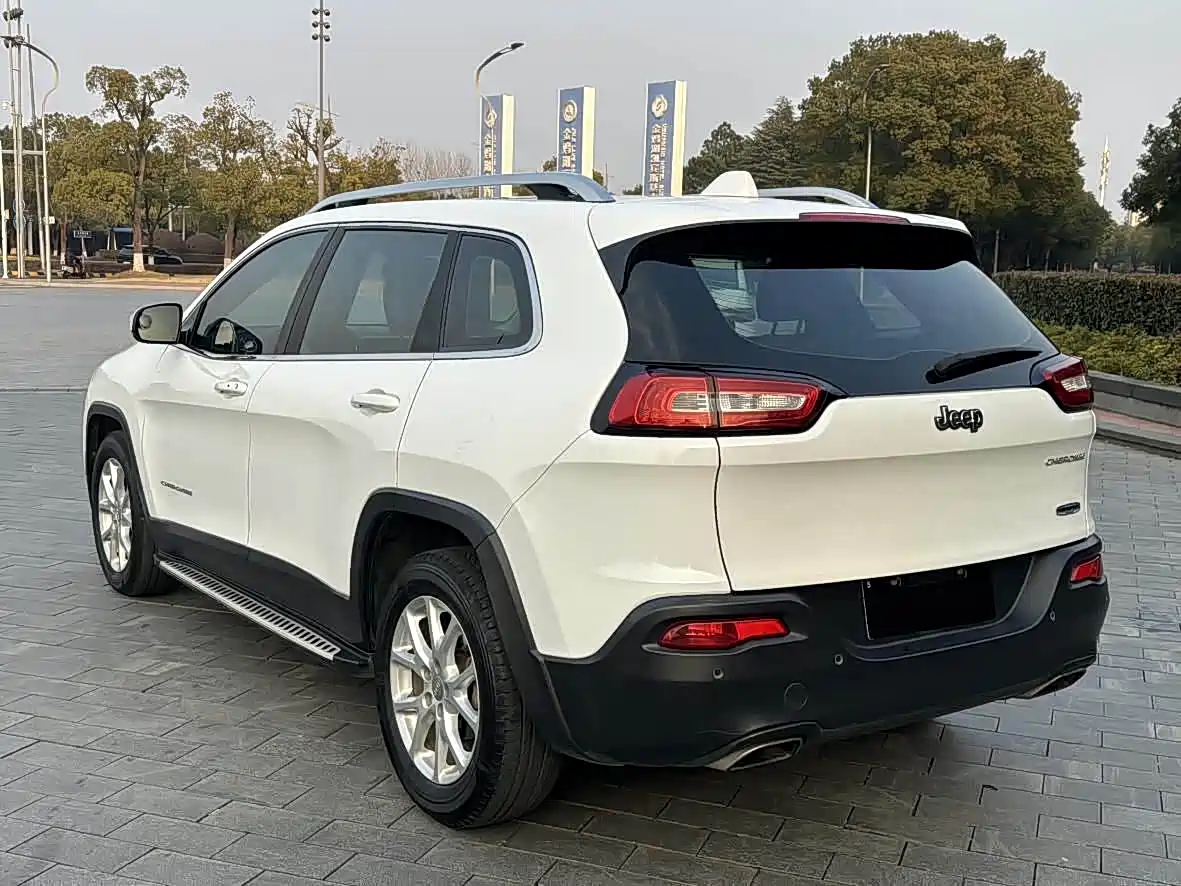 Jeep Cherokee (Import) 2015 2015 2.4L Elite Edition