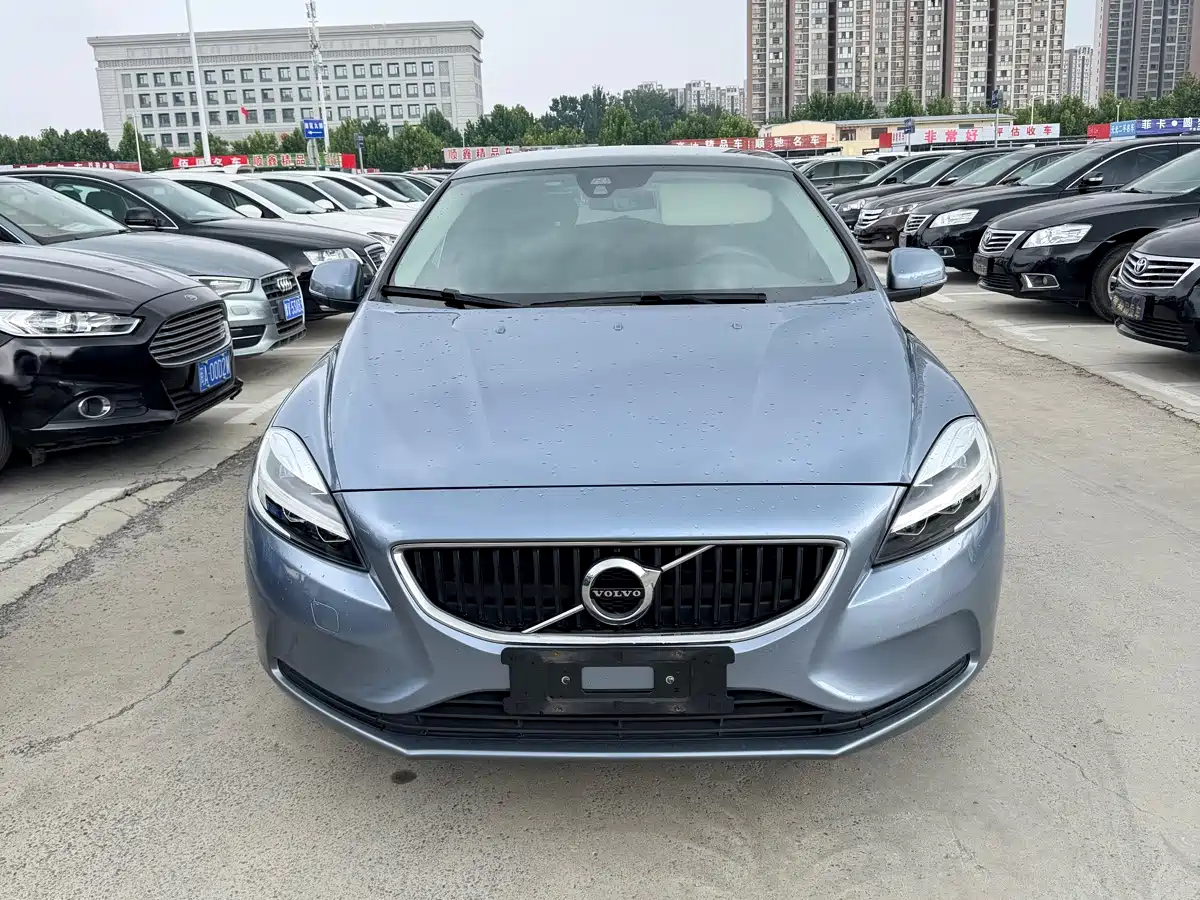 Volvo V40 2017 2018 T3 Inscription Edition