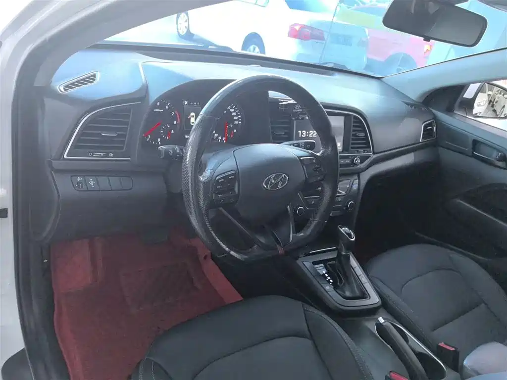 Hyundai Elantra 2018 1.4T DCT Dynamic·Vitality Model фото 12