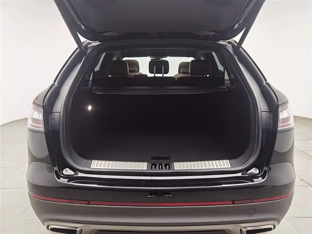 LINCOLN NAVIGATOR (IMPORT)