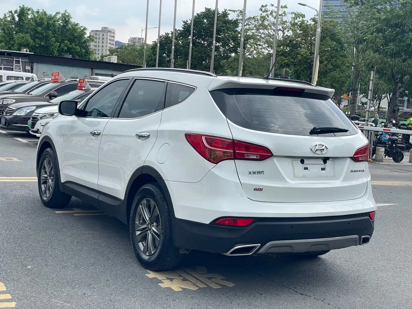 Hyundai Santa Fe 2014 2013 Model 2.4L Automatic 2WD Smart