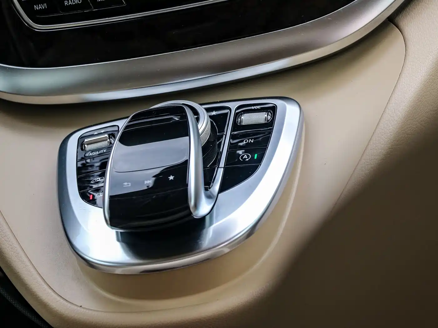 Mercedes-Benz V-Class 2016 V 260 Premium Edition фото 12