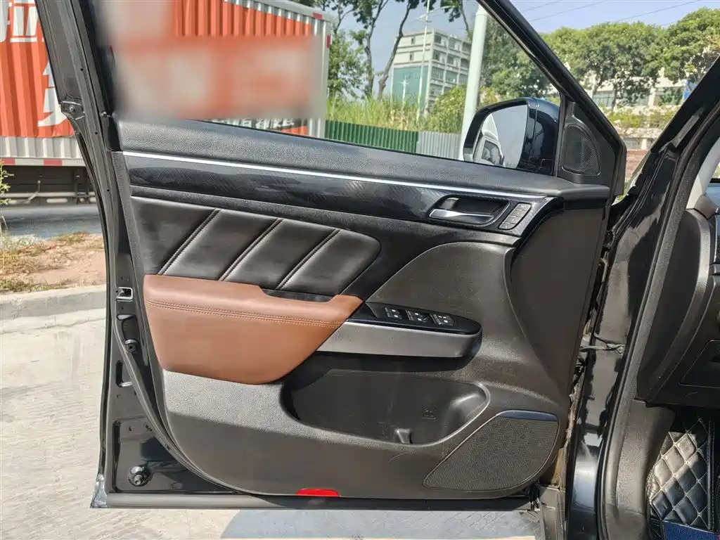 GAC Trumpchi Trumpchi GS7 2017 320T 2WD Luxury Smart Connect фото 15
