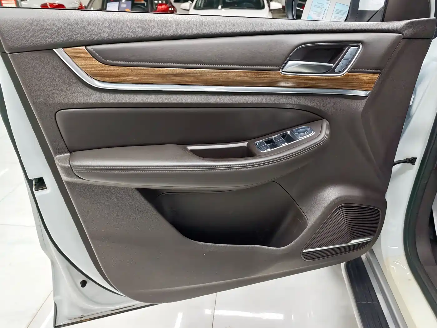 Roewe RX8 2018 2018 30T Intelligent Internet 4WD Supreme Edition