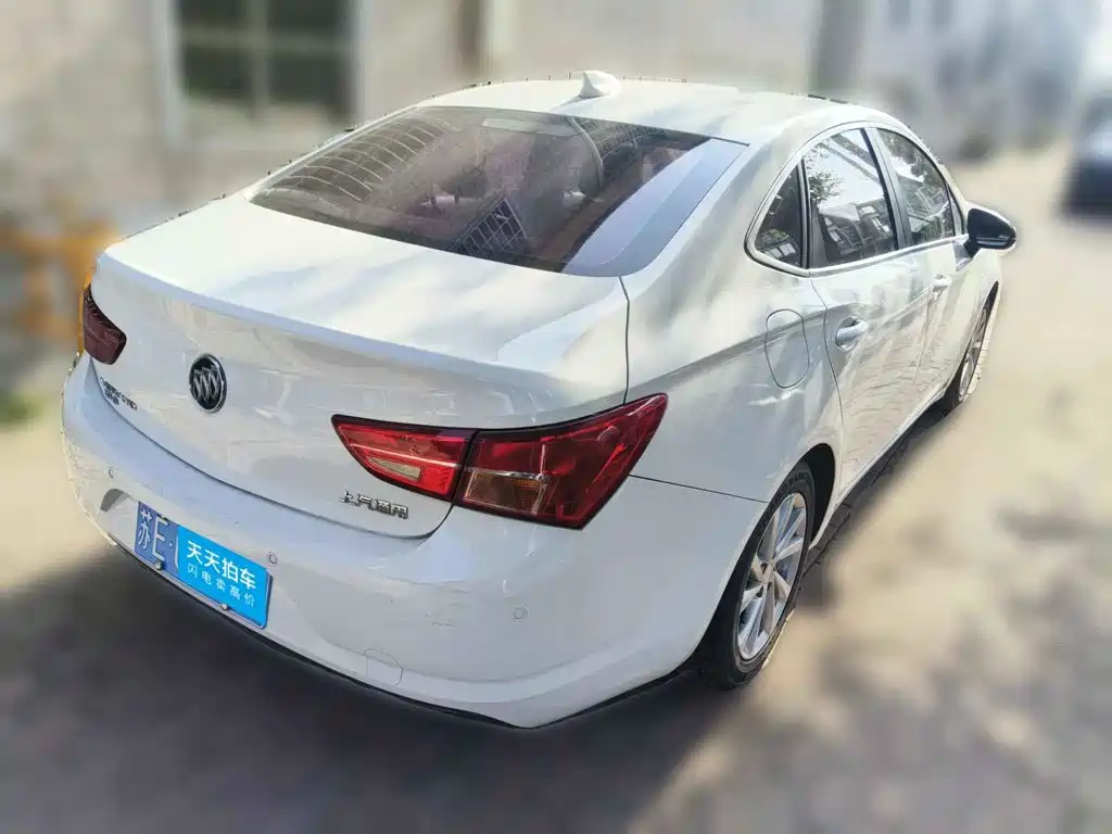 Photo 2 - Buick Verano
