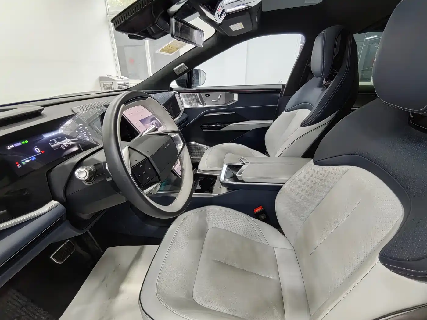 HiPhi GAO HE HIPHI Y