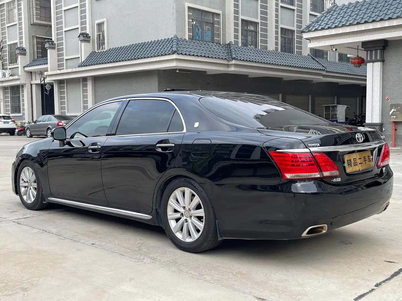 Toyota Crown 2012 2.5L Royal Leather Edition фото 9