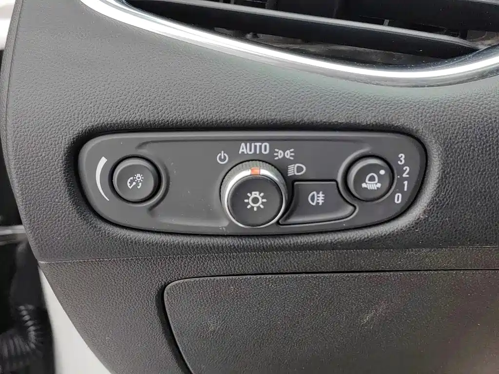 Фото 21 - Chevrolet Malibu XL