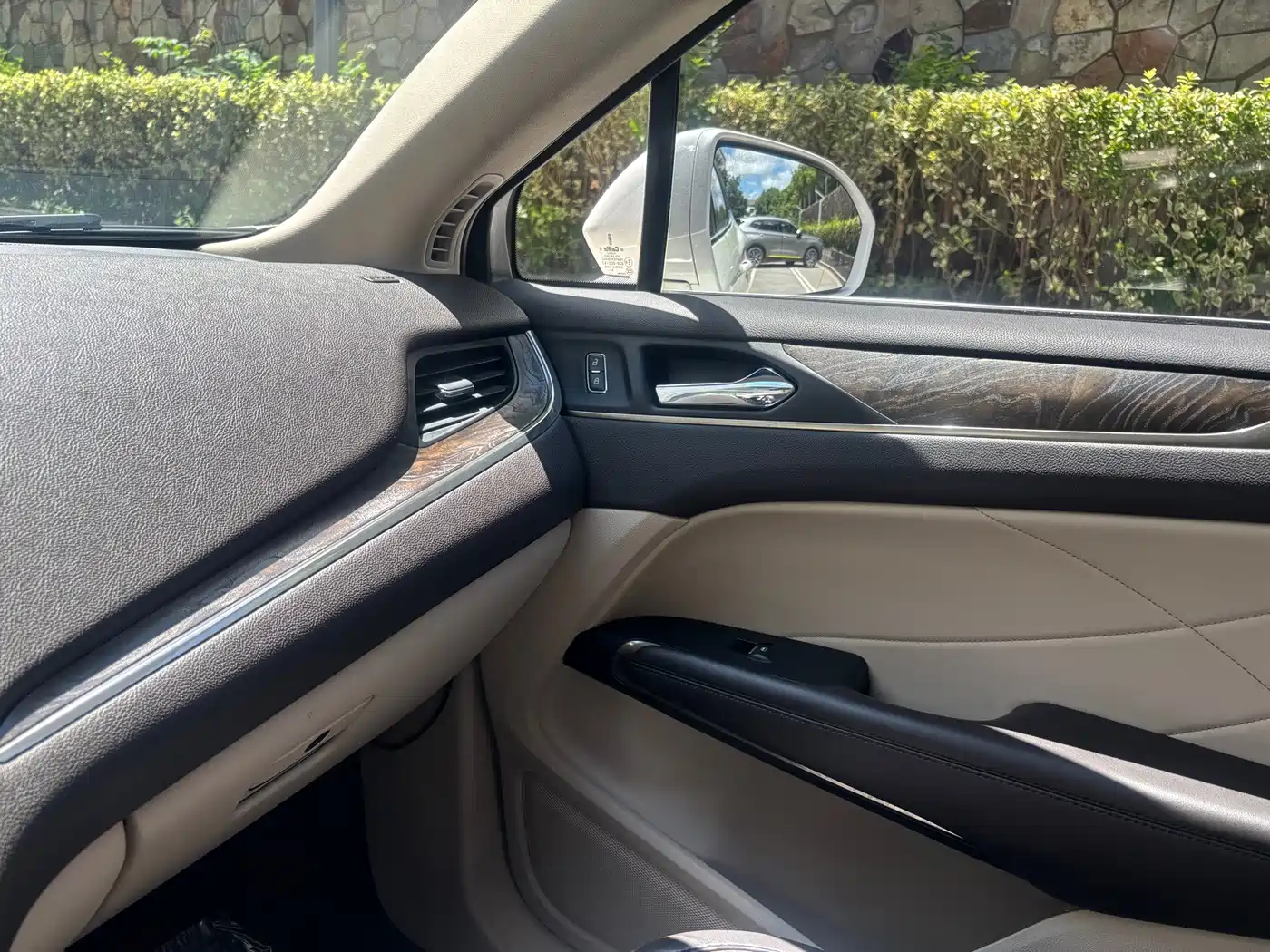 Photo 6 - Lincoln MKC