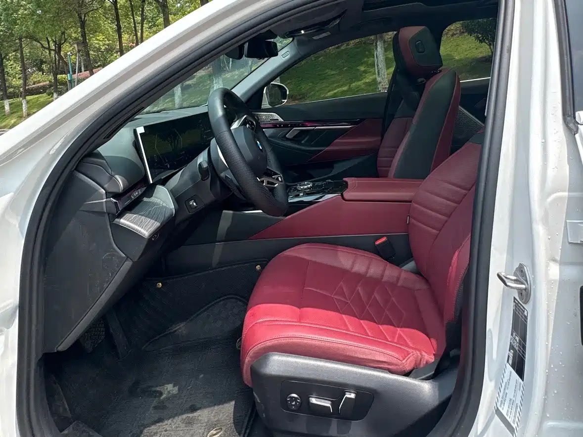 Фото 9 - BMW 5 Series