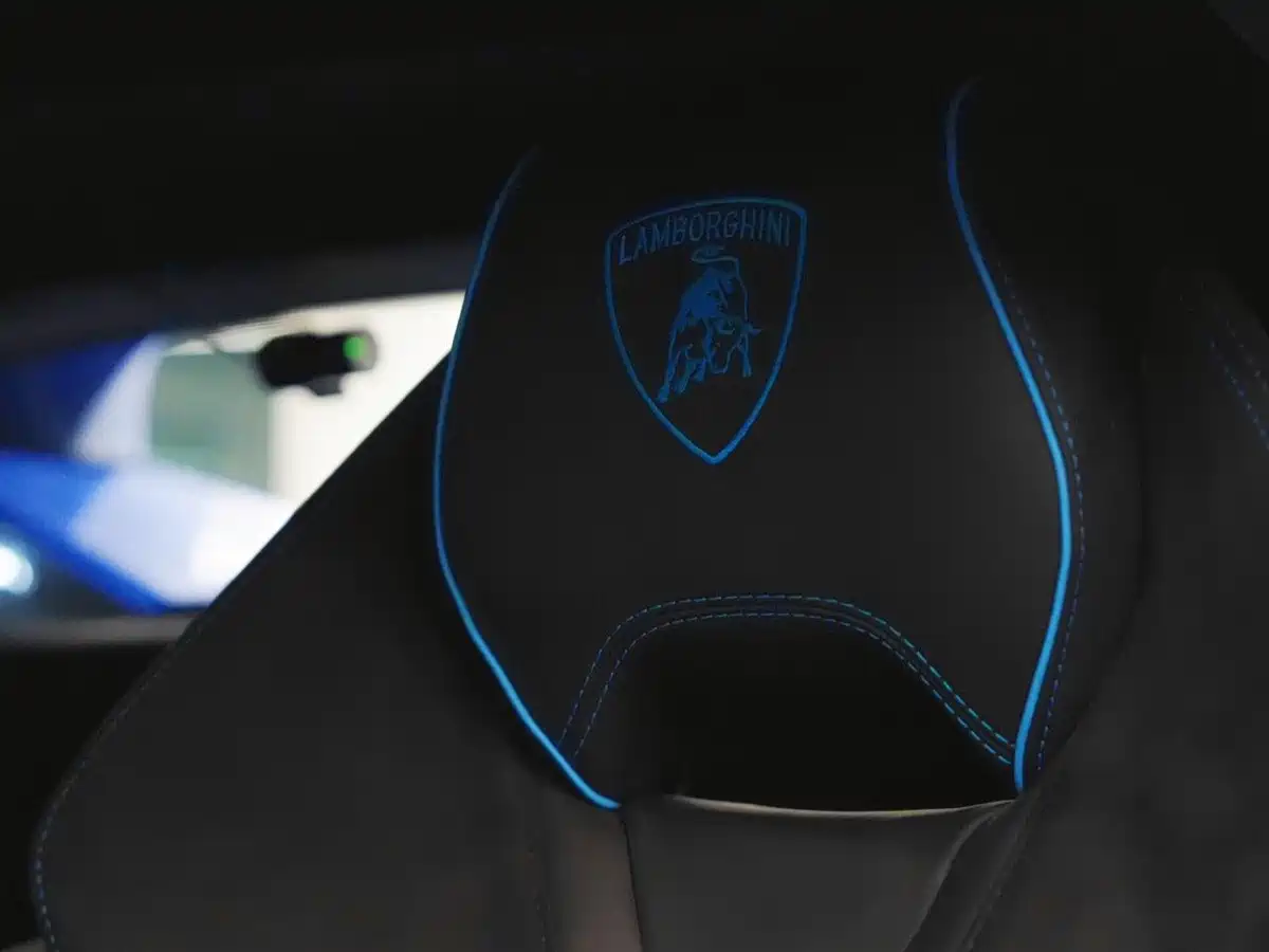 Photo 18 - Lamborghini Huracán