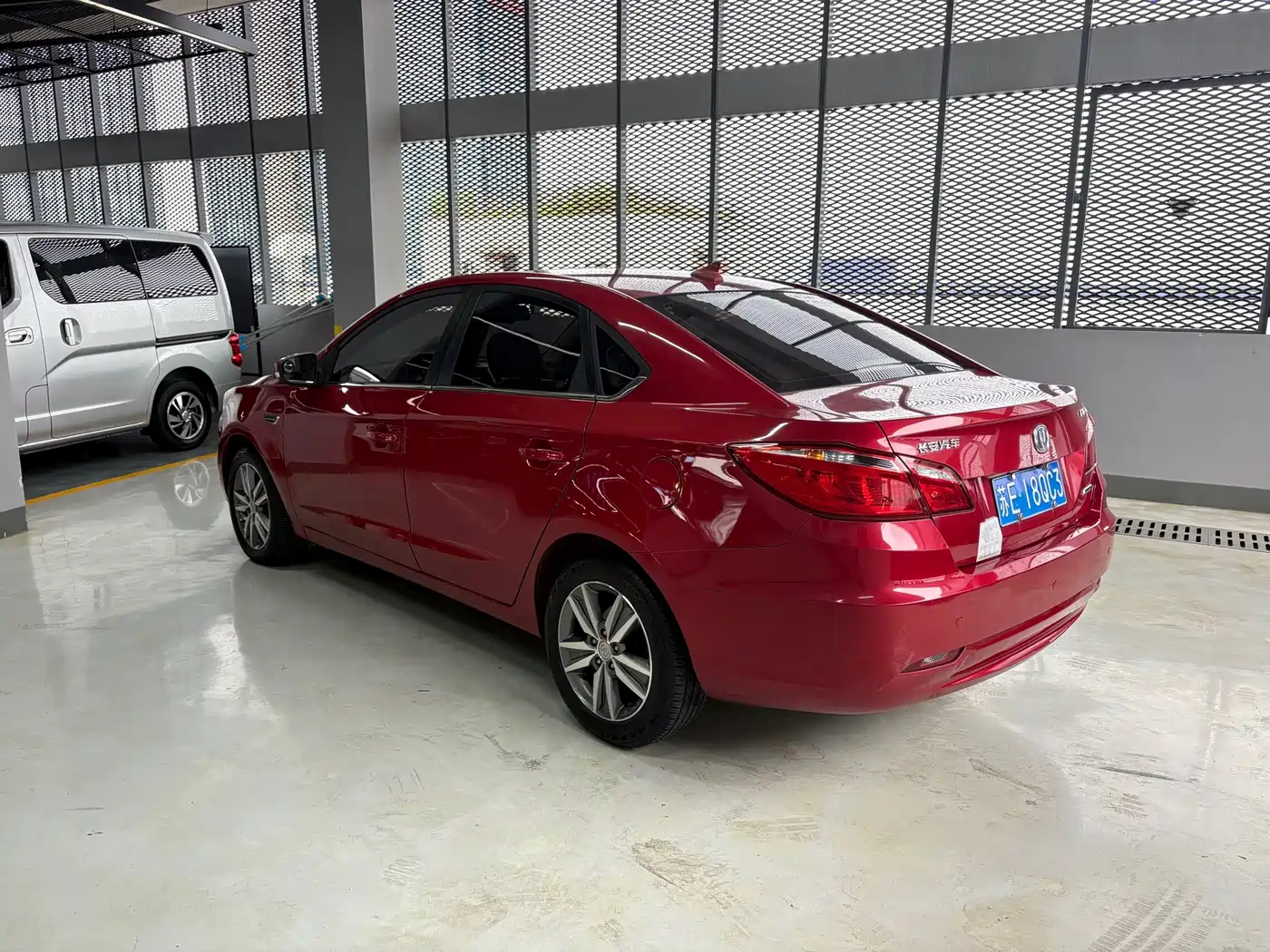 Фото 4 - Changan Eado