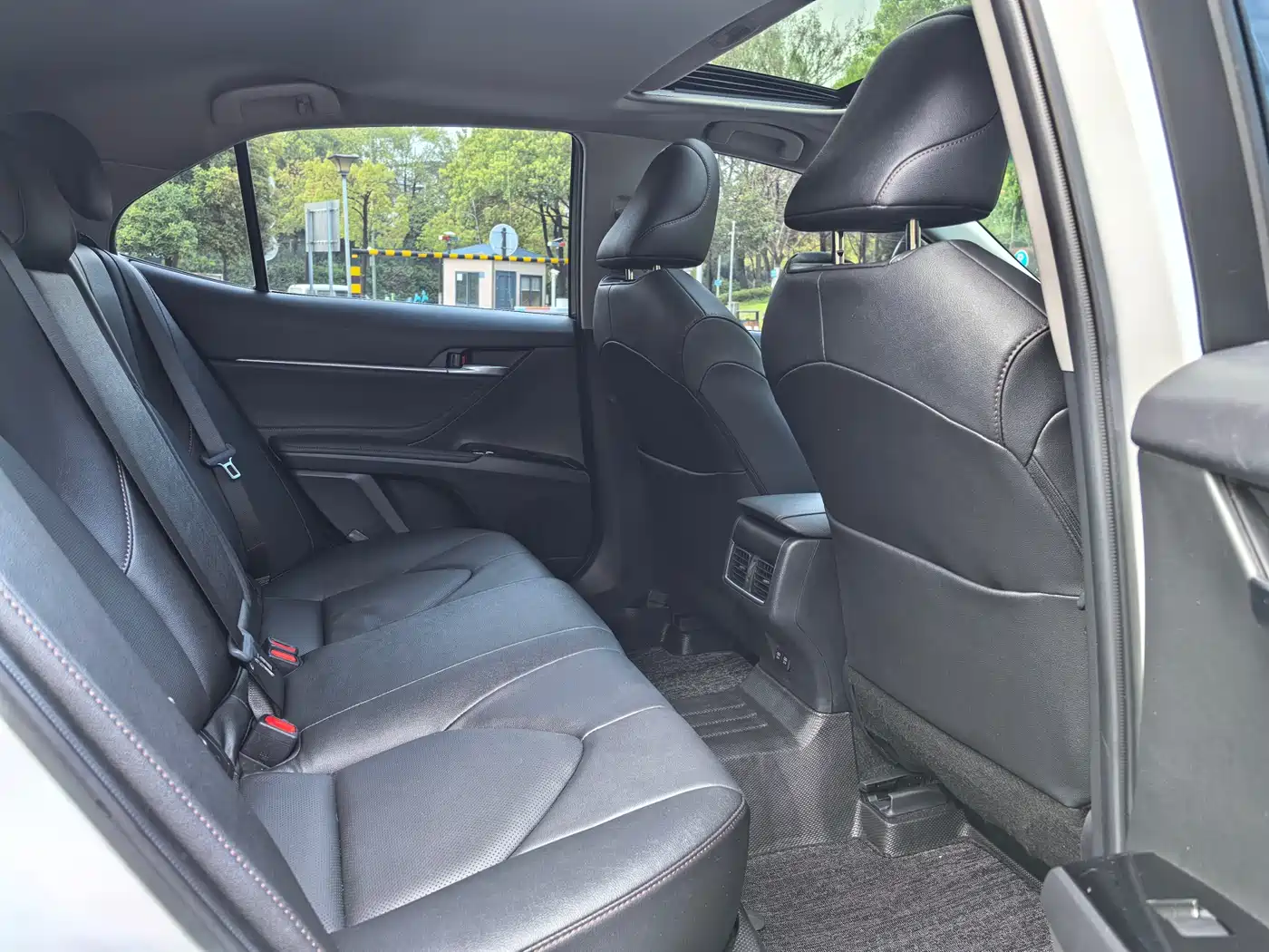 Toyota Camry 2021 2.0G Luxury Edition фото 11