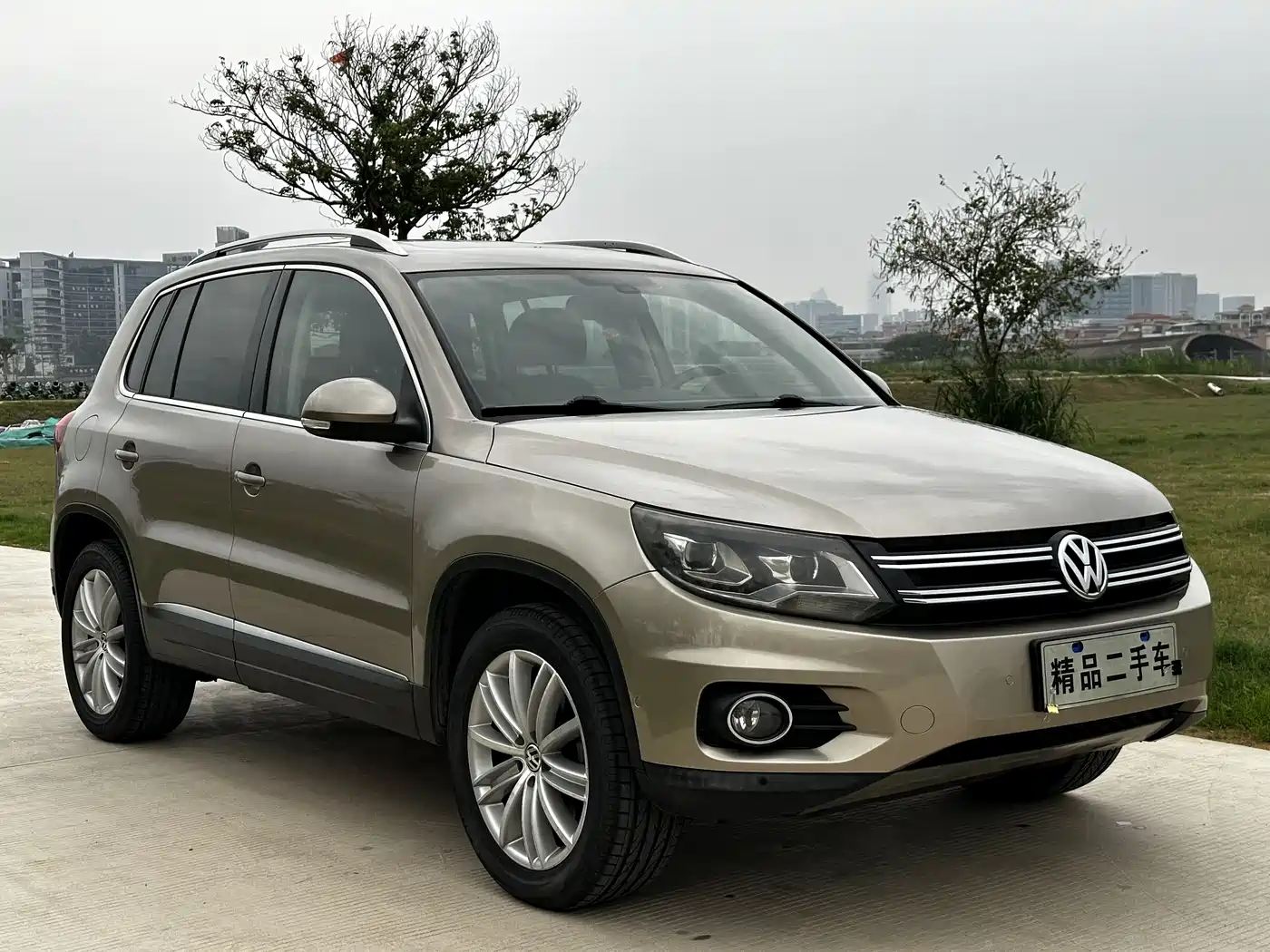 Volkswagen Tiguan 2015 2.0TSI Comfort Edition фото 3