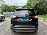 Фото 12 - Ford Edge