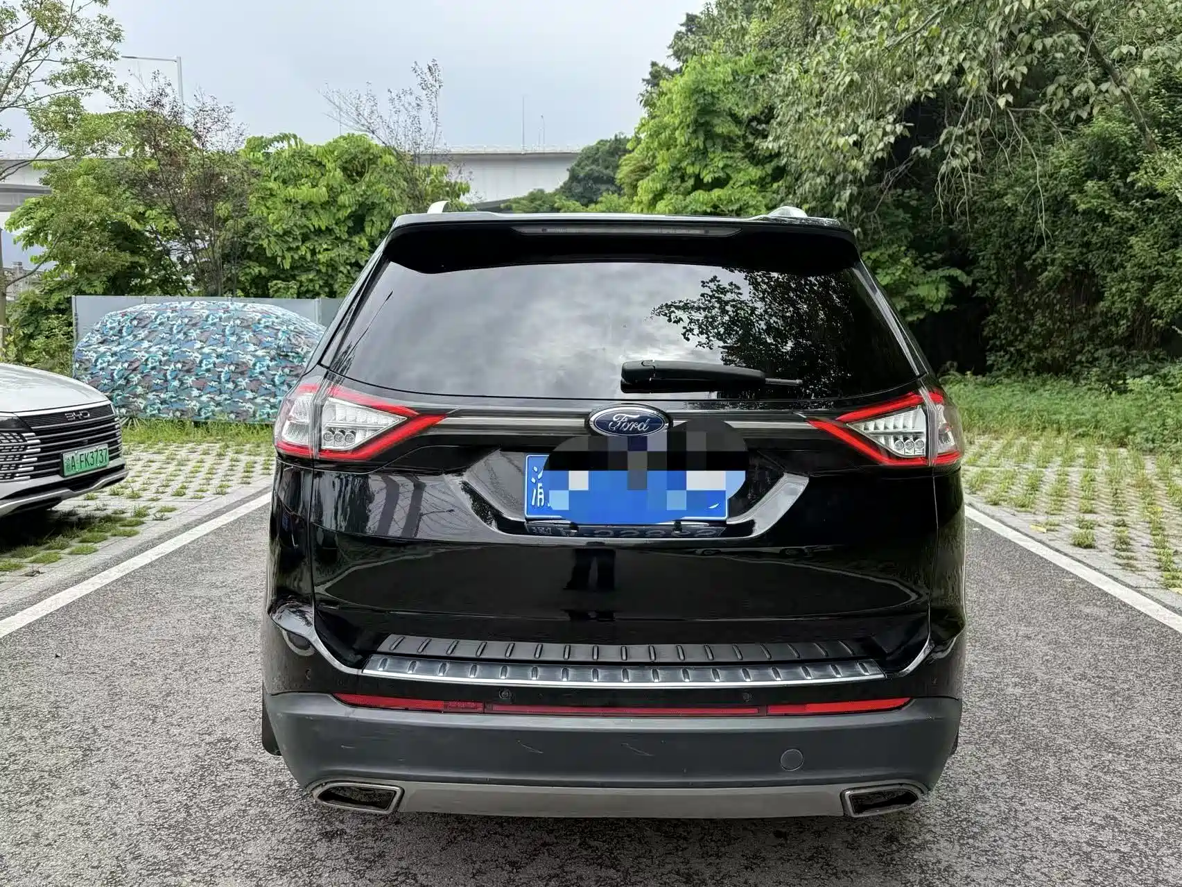 Фото 12 - Ford Edge
