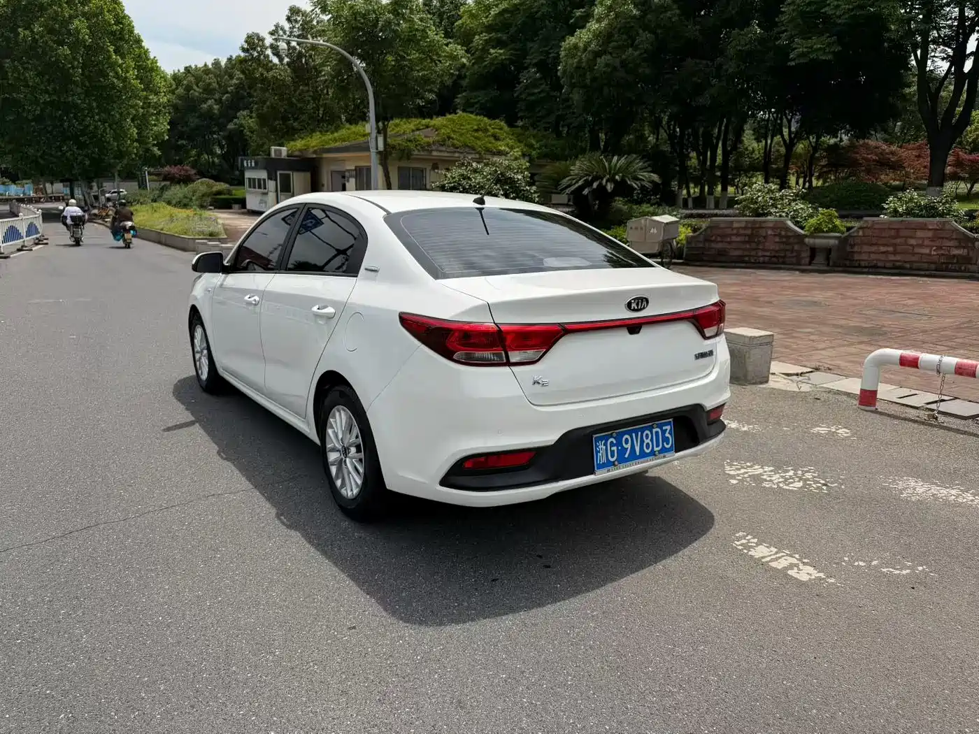 Kia K2 2018 2017 Sedan 1.4L AT GLS