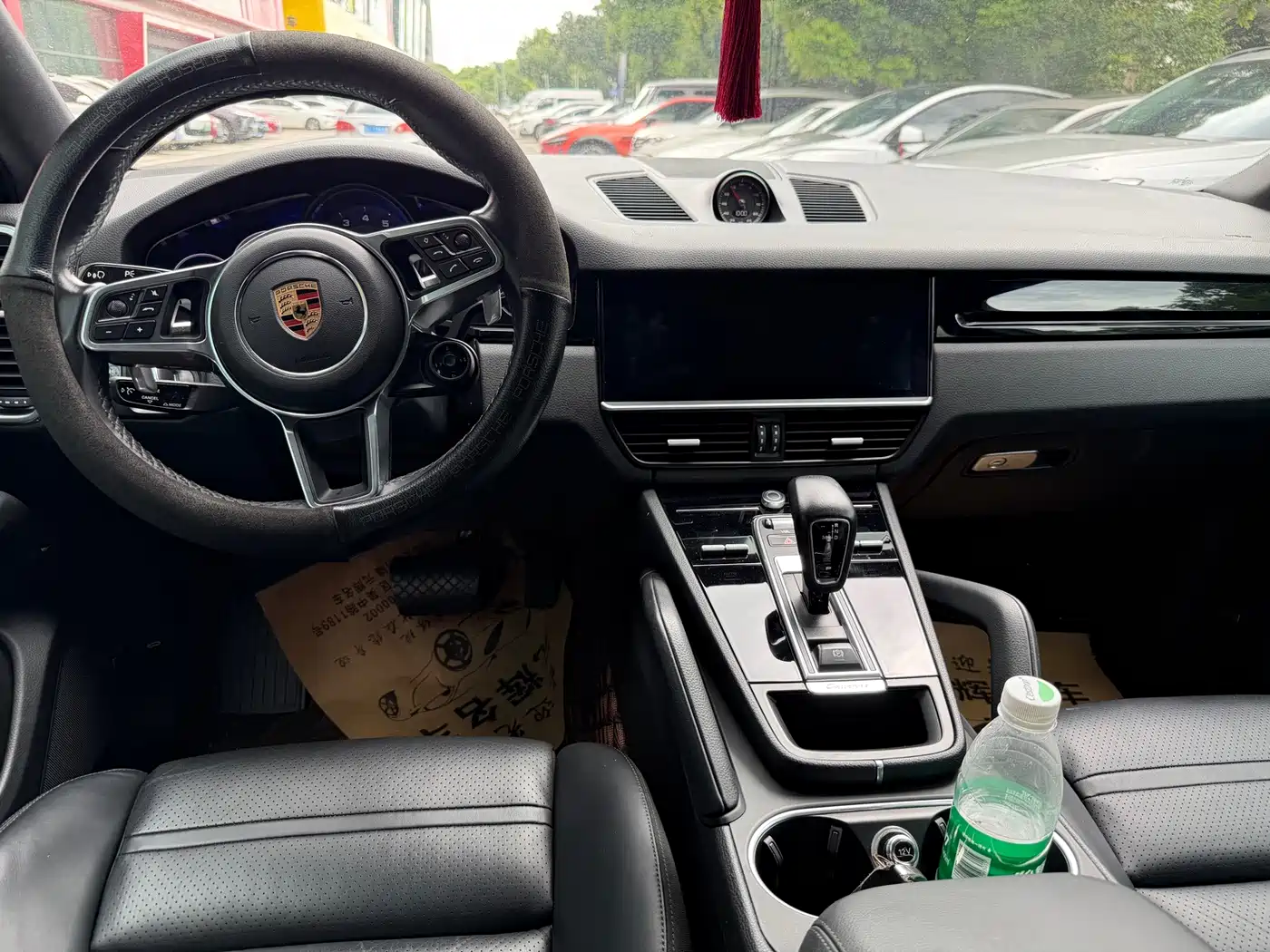 Photo 4 - Porsche Cayenne