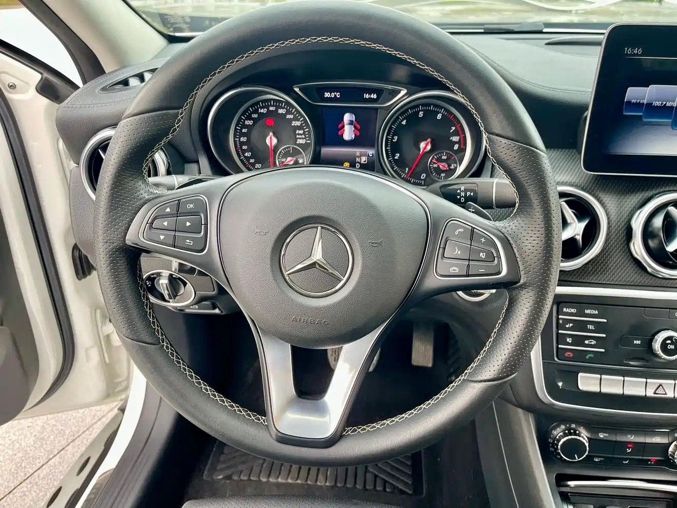 Mercedes-Benz GLA 2018 GLA 200 Fashion фото 6