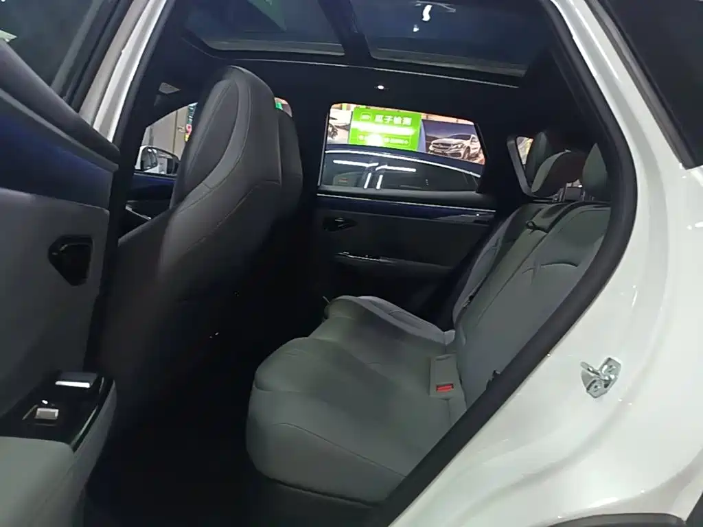 Geely Galaxy Galaxy L7 2025 2025 EM-i 115km Explorer+ Edition