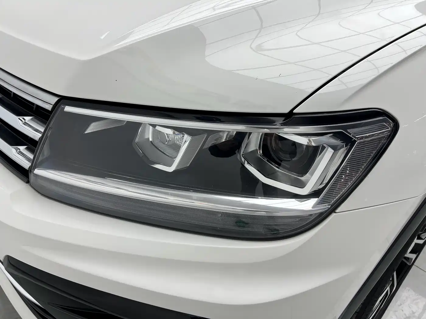 Volkswagen Tiguan L 2021 330TSI Automatic 2WD R-Line Premium фото 11