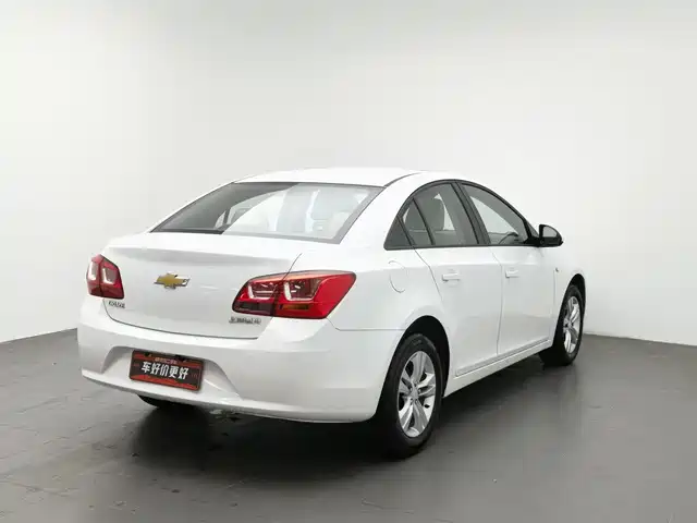 Chevrolet Cruze 2015 1.5L Classic SE AT — фото 2