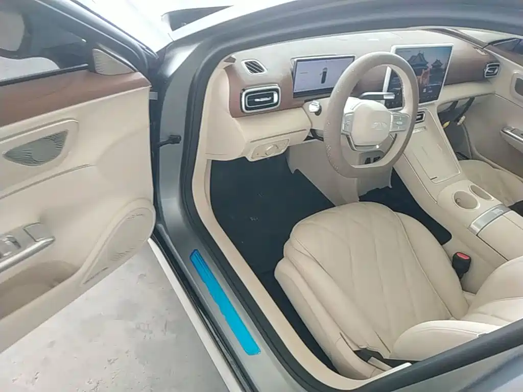 Chery Fengyun Fengyun A9L 2025 2025 260 Ultra Long Range Luxury Edition