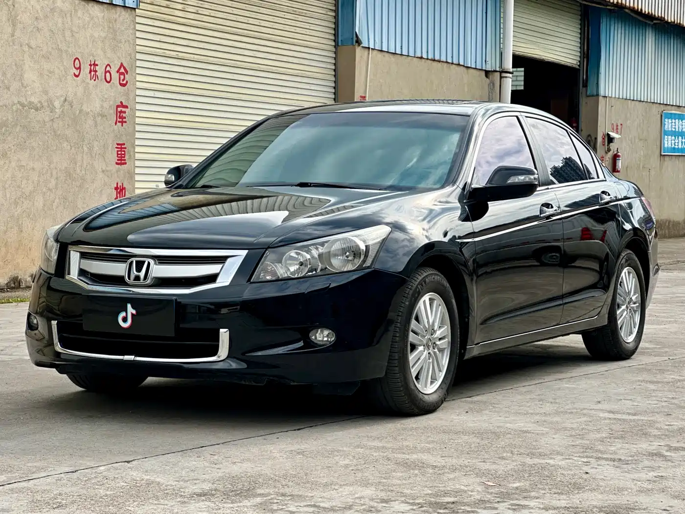 Фото 1 - Honda Accord