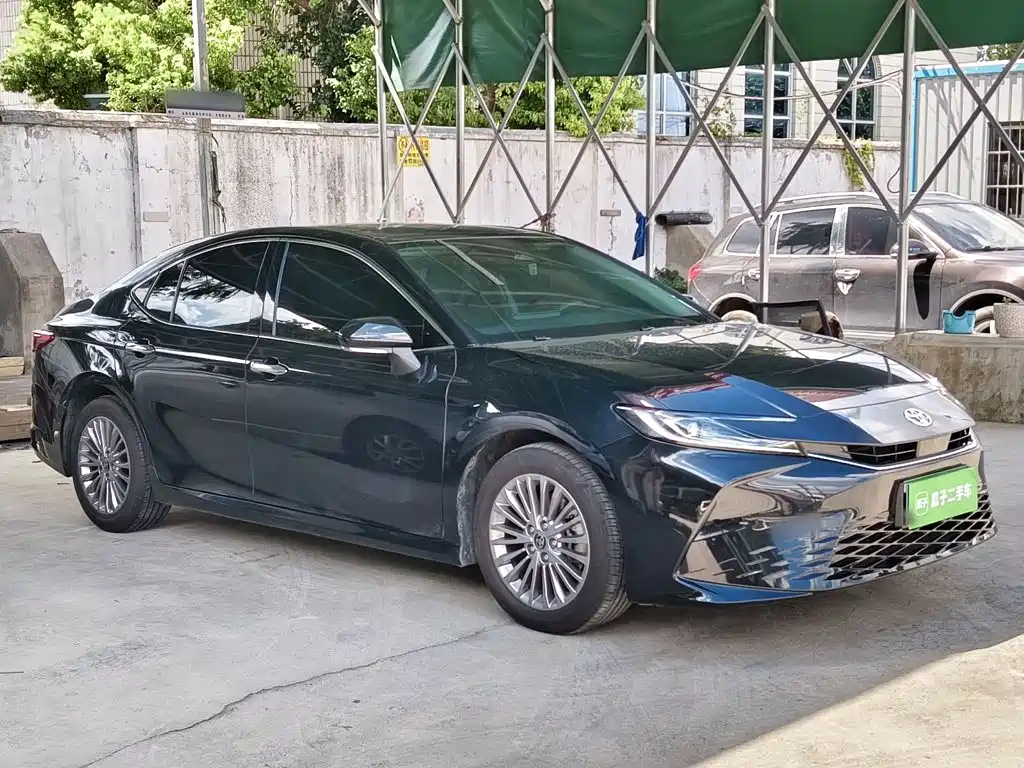Toyota Camry 2025 2024 2.0GVP Luxury Edition