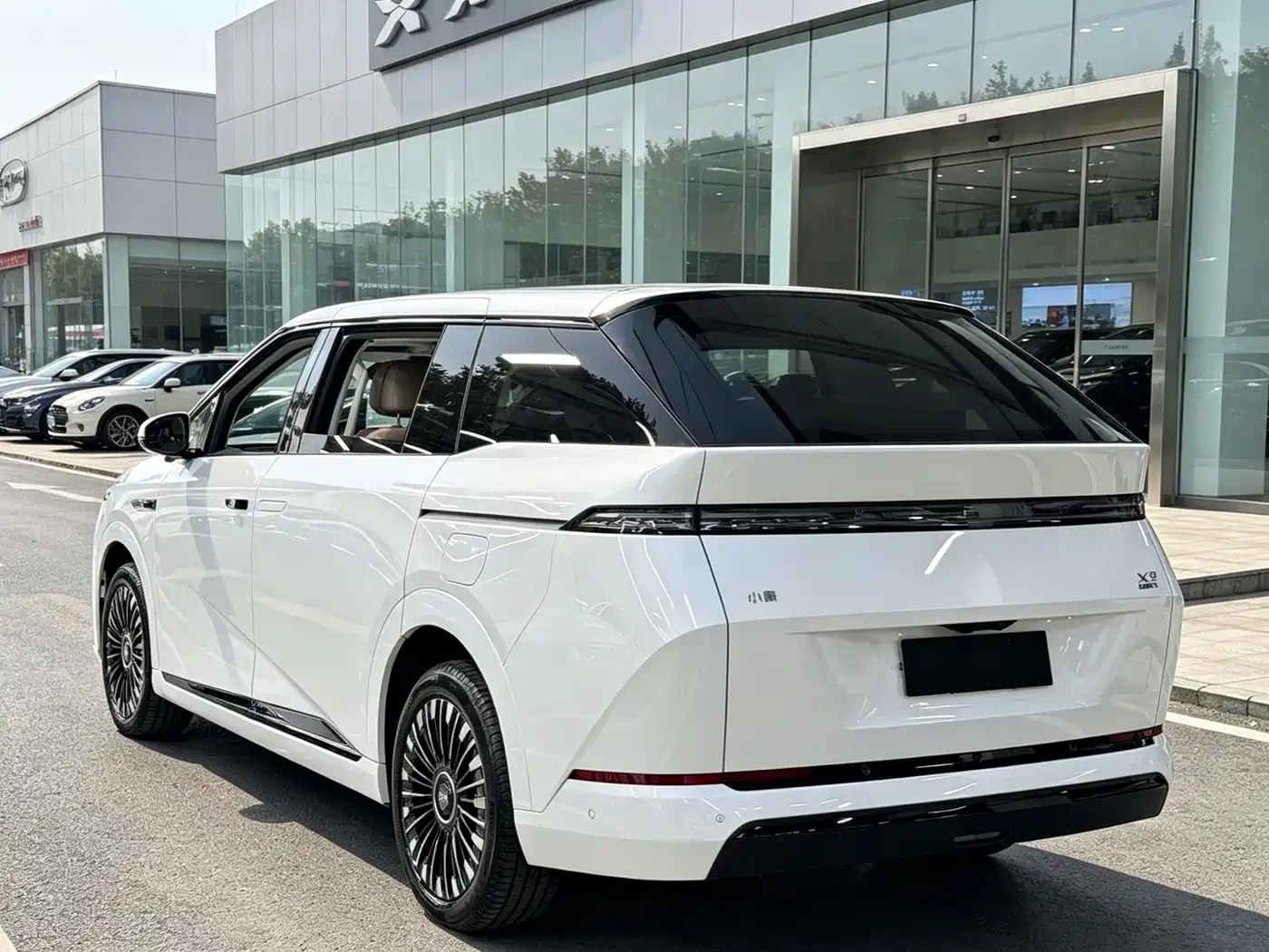 XPeng X9 2025 2025 Extended Range Edition