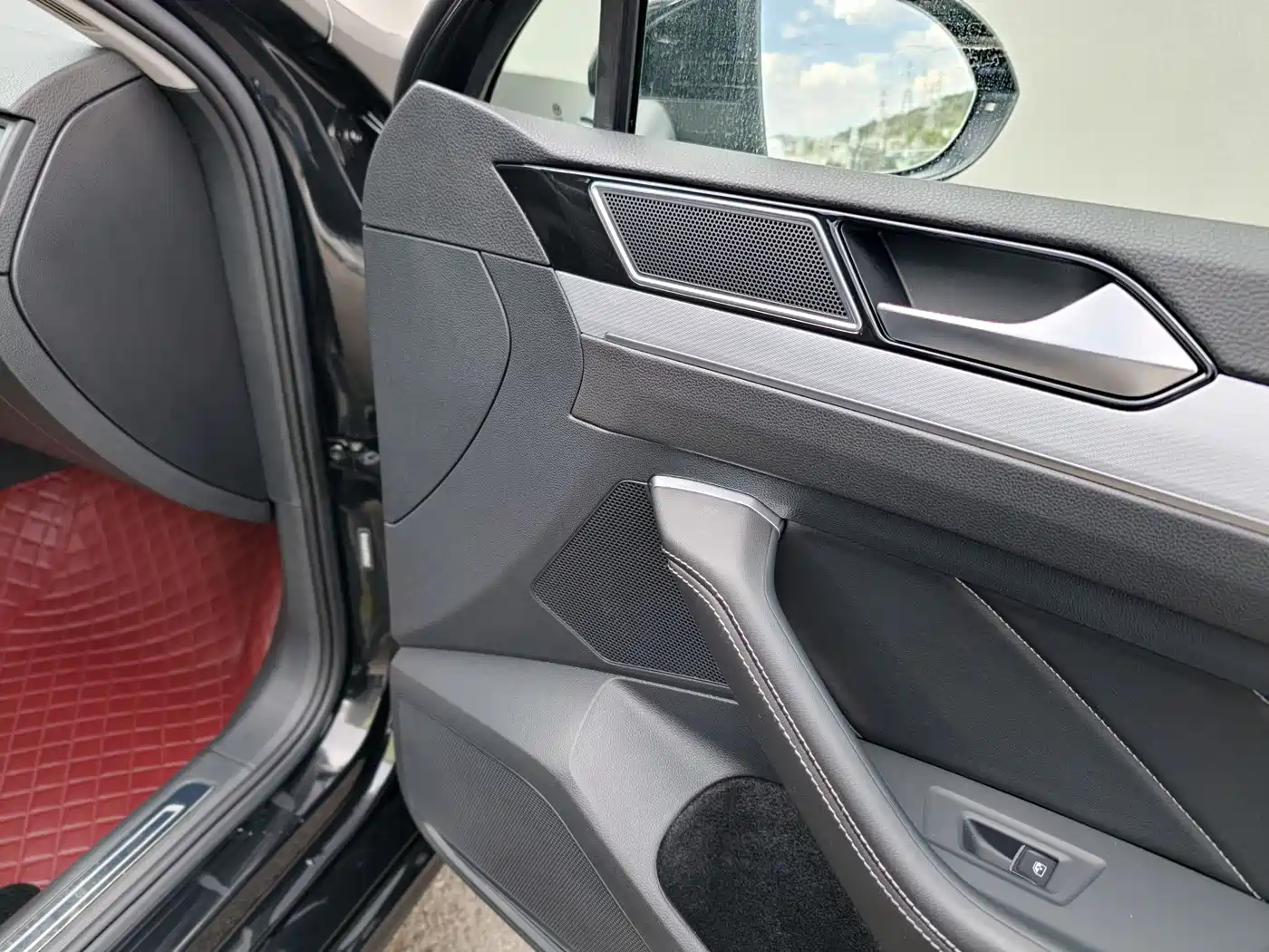Volkswagen Magotan 2023 2 Million Units Commemorative Edition 280TSI DSG Comfort фото 28