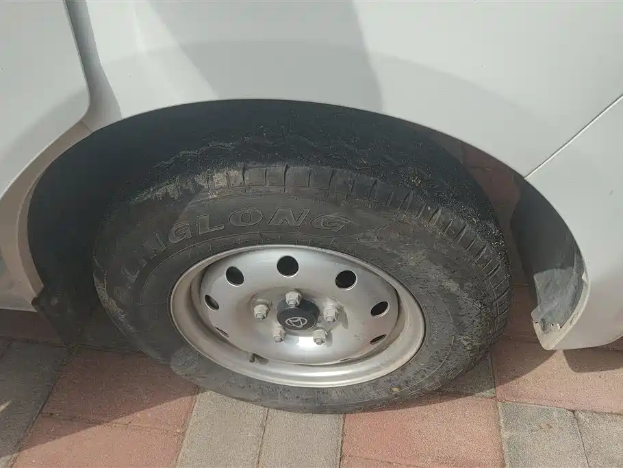 CHANGAN CHANGAN RUIXING EM60