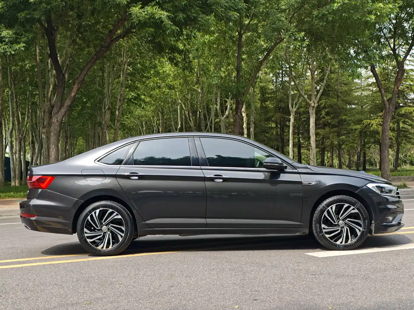 Volkswagen Sagitar 2019 280TSI DSG Luxury Edition China VI фото 4