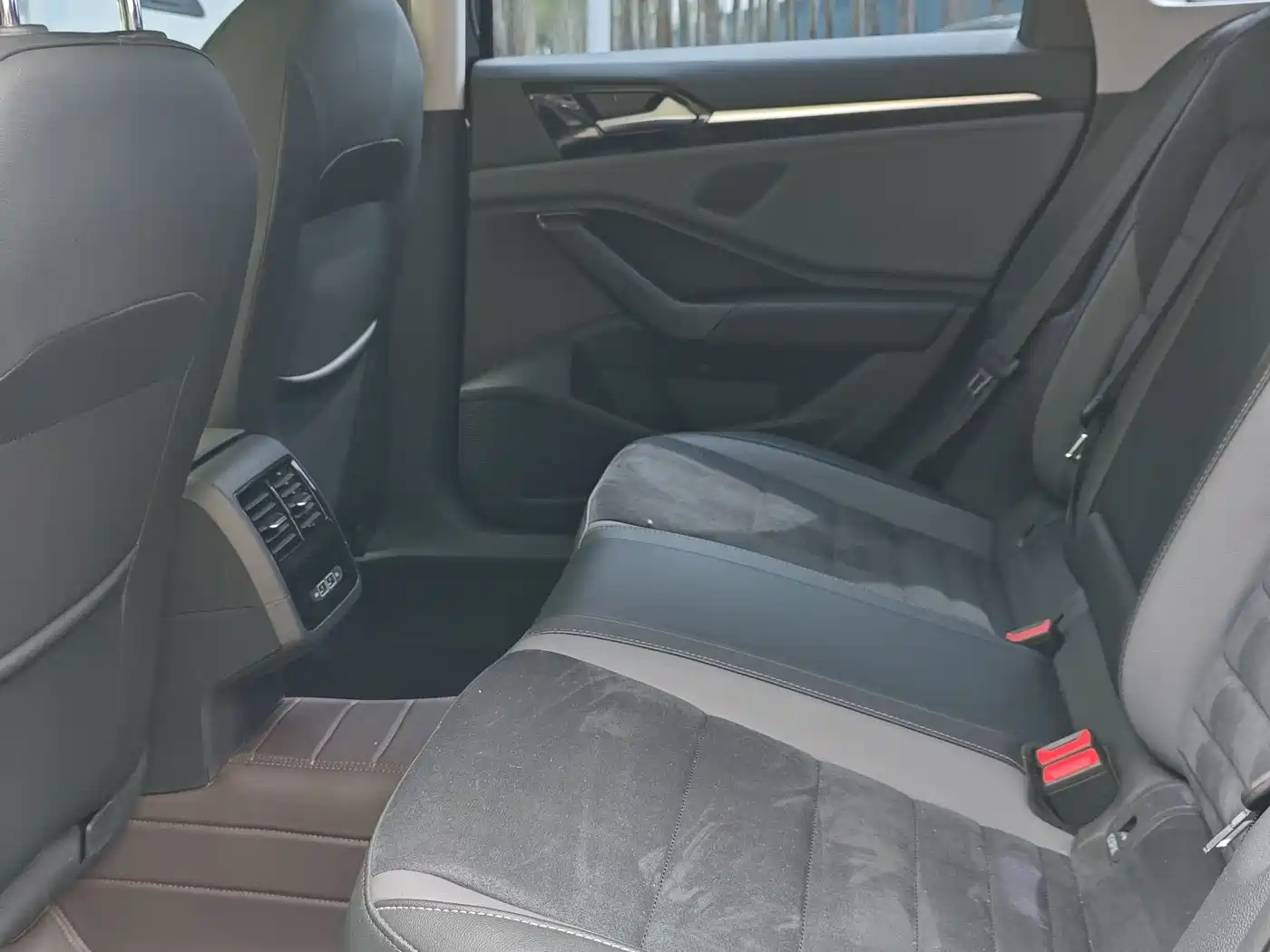 Volkswagen Sagitar 2019 280TSI DSG Luxury Edition China VI фото 12
