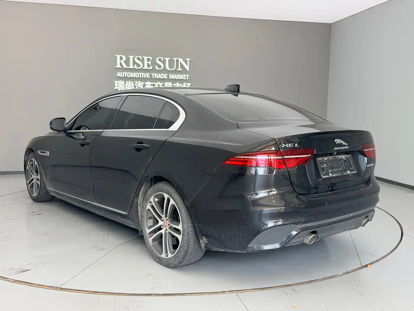 Jaguar XEL 2024 2024 Model 2.0T 250PS R-DYNAMIC S Gloss Black Sport Edition
