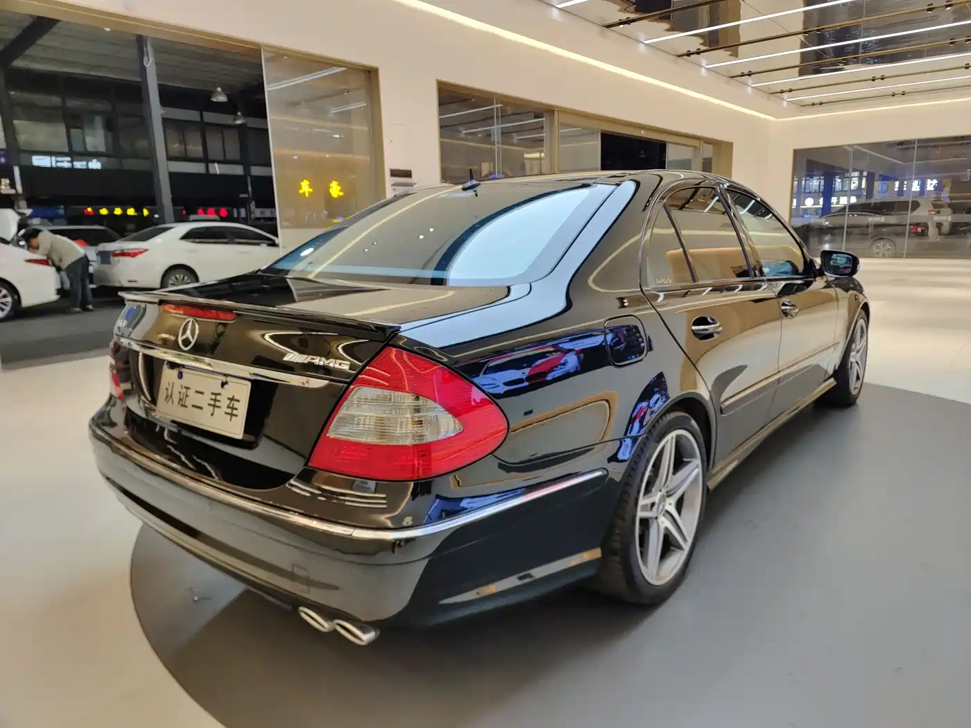 Mercedes-Benz E-Class 2008 Model E 280 Personality Sport Edition фото 6
