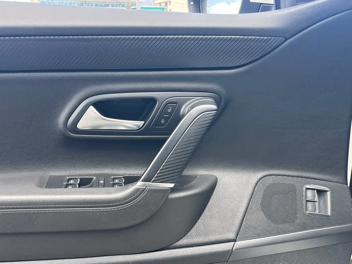 Volkswagen FAW-Volkswagen CC 2016 Model 1.8TSI Luxury фото 11